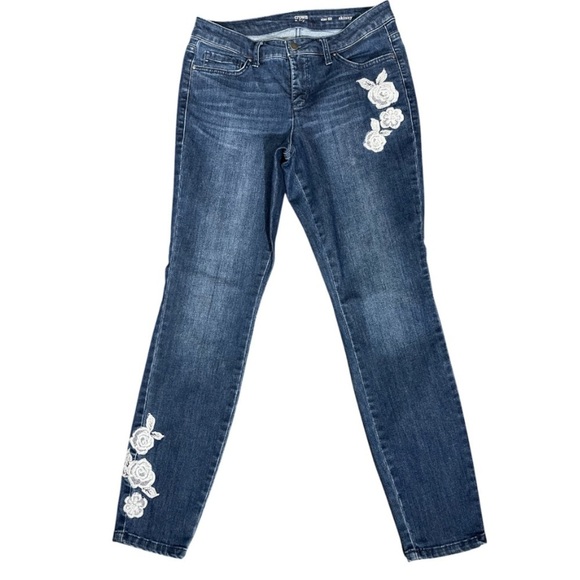 Crown & Ivy Jeans, Skinny, Embroidered Floral Design, Size Women’s 6 Regular - Picture 1 of 7